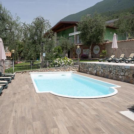 Appartamenti Ceccherini Rosa-Viola Malcesine Exterior foto